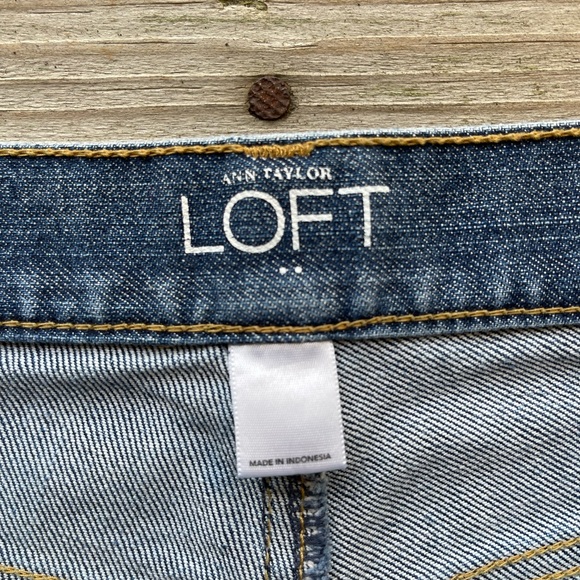 Ann Taylor LOFT Jeans - Boyfriend | Size 4 - Picture 4 of 8